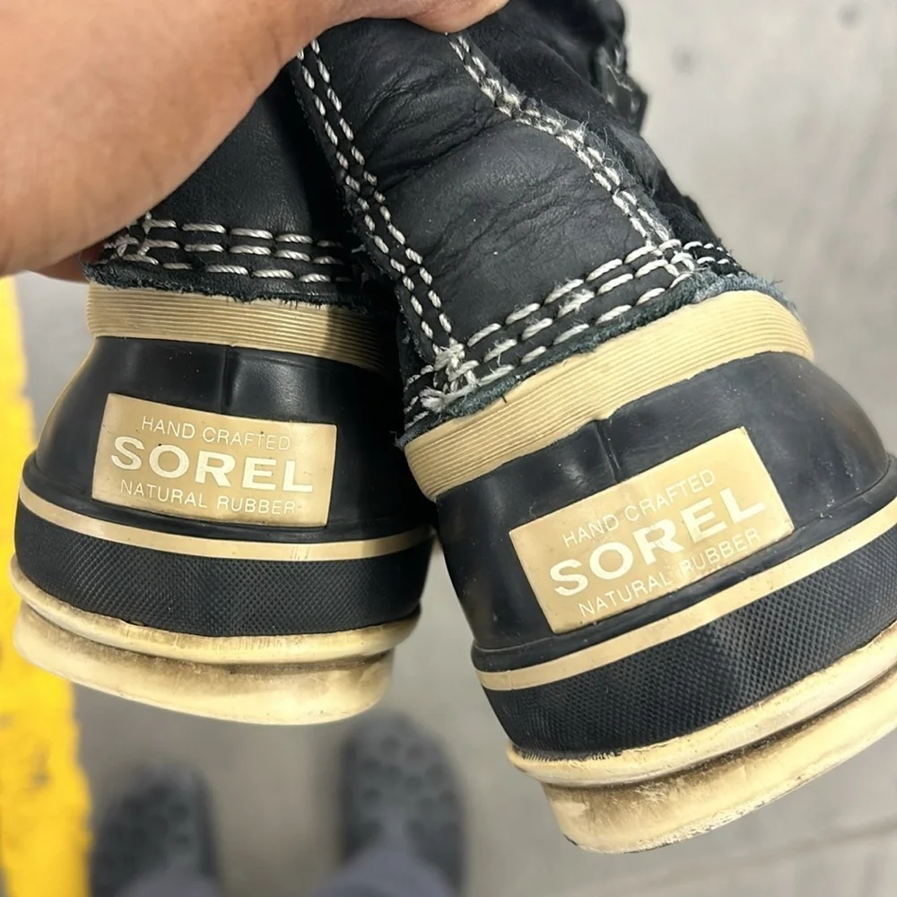 Womens Tall waterproof sorel boots with fur Black and Tan size 6 - Picture 4 of 5